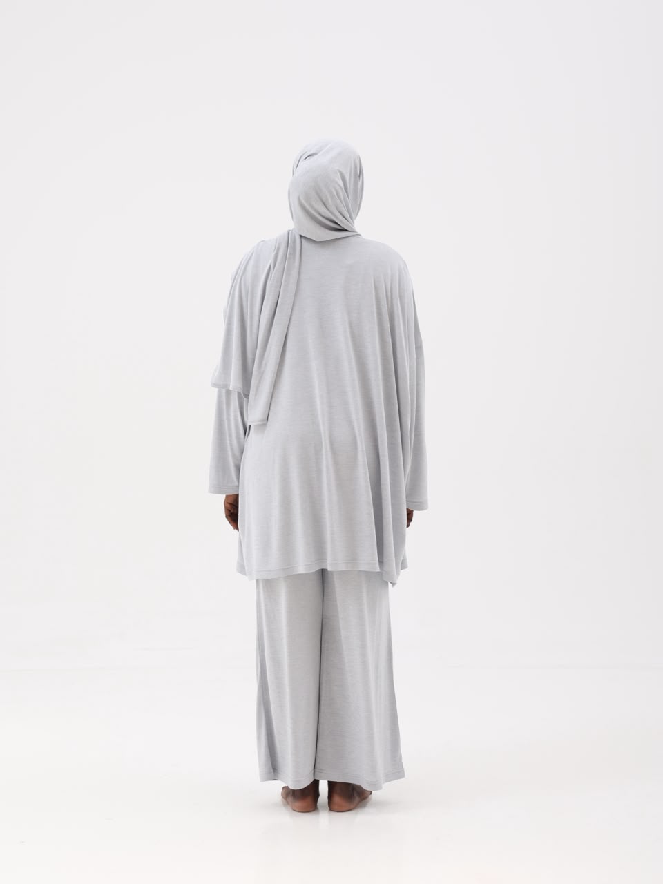 Silver grey prayer set, back view