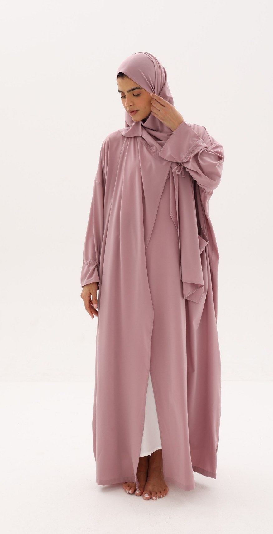 Rose Whisper Fold & Pray abaya in crepe